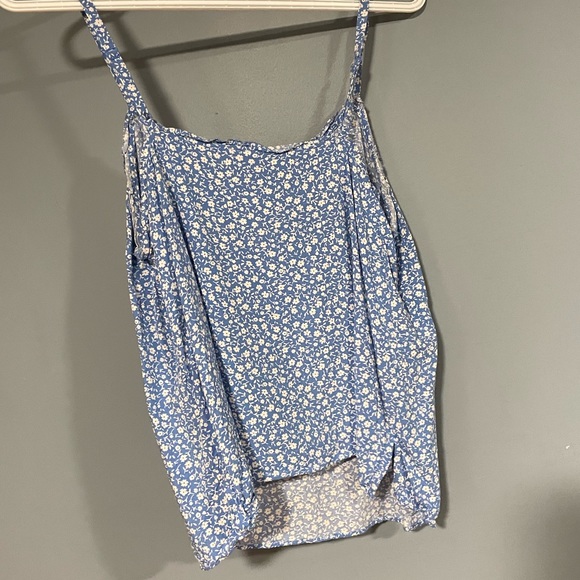 Baby blue and white camisole - Picture 3 of 3